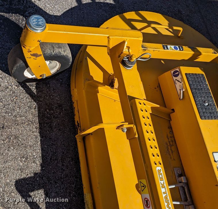 image for item LF9673 Walker B27i  ZTR lawn mower