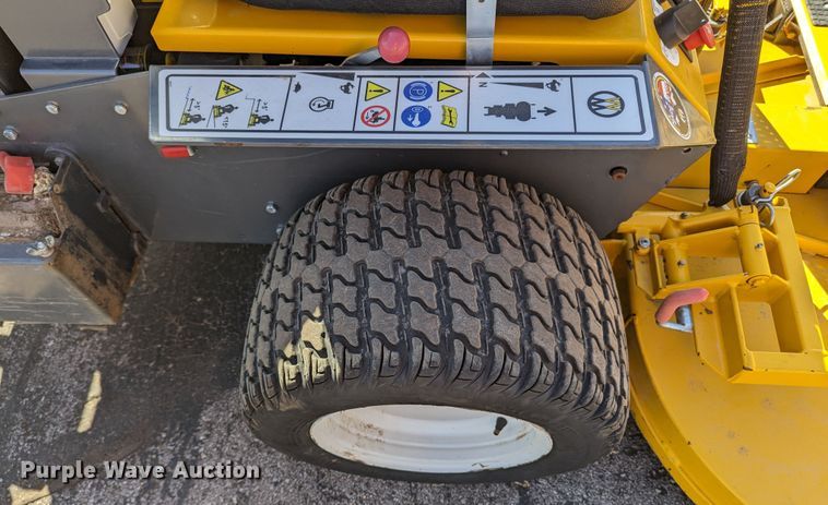 image for item LF9673 Walker B27i  ZTR lawn mower