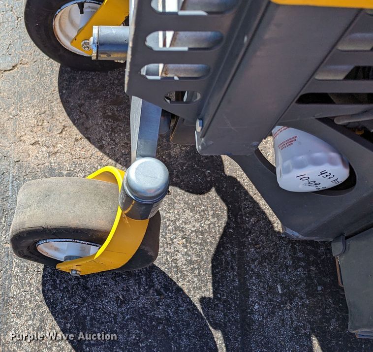 image for item LF9673 Walker B27i  ZTR lawn mower