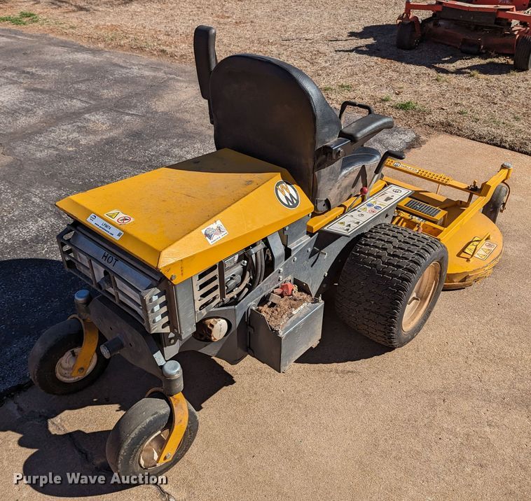 image for item LF9674 Walker B27i  ZTR lawn mower