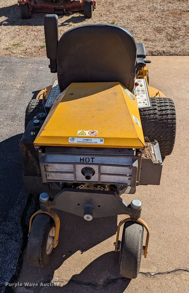 image for item LF9674 Walker B27i  ZTR lawn mower