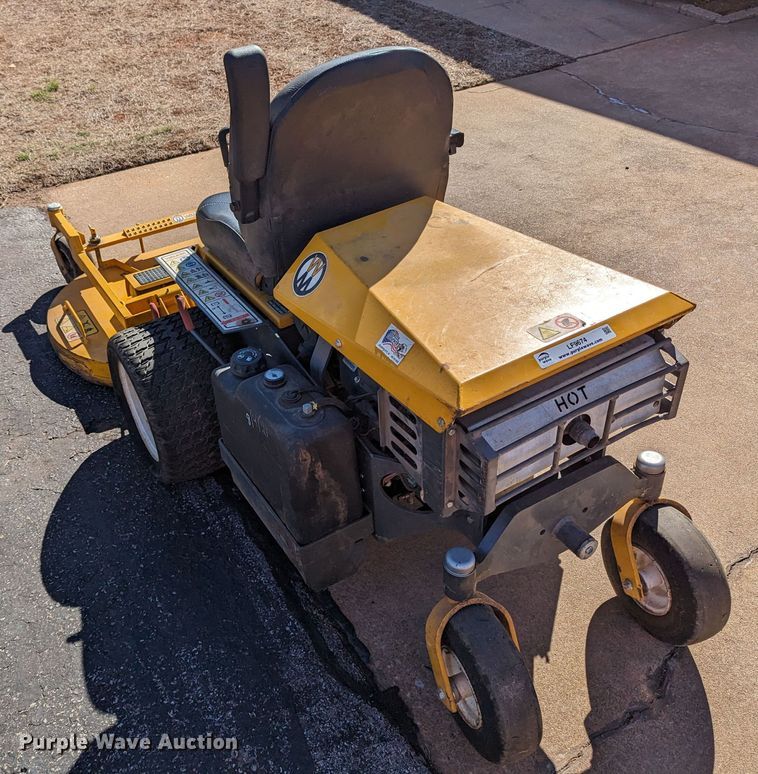 image for item LF9674 Walker B27i  ZTR lawn mower