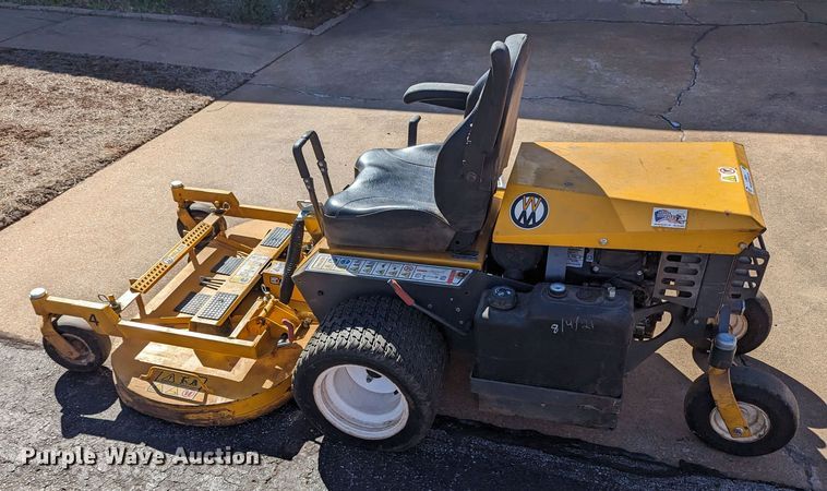 image for item LF9674 Walker B27i  ZTR lawn mower