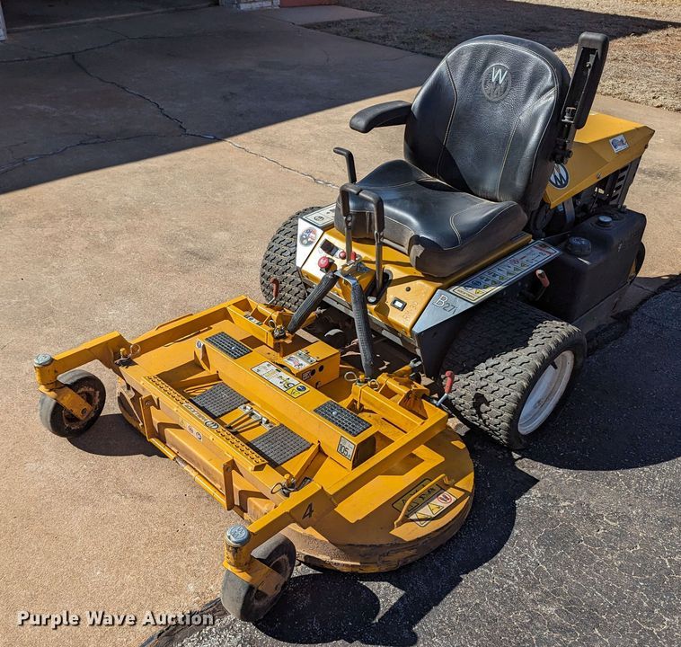 image for item LF9674 Walker B27i  ZTR lawn mower