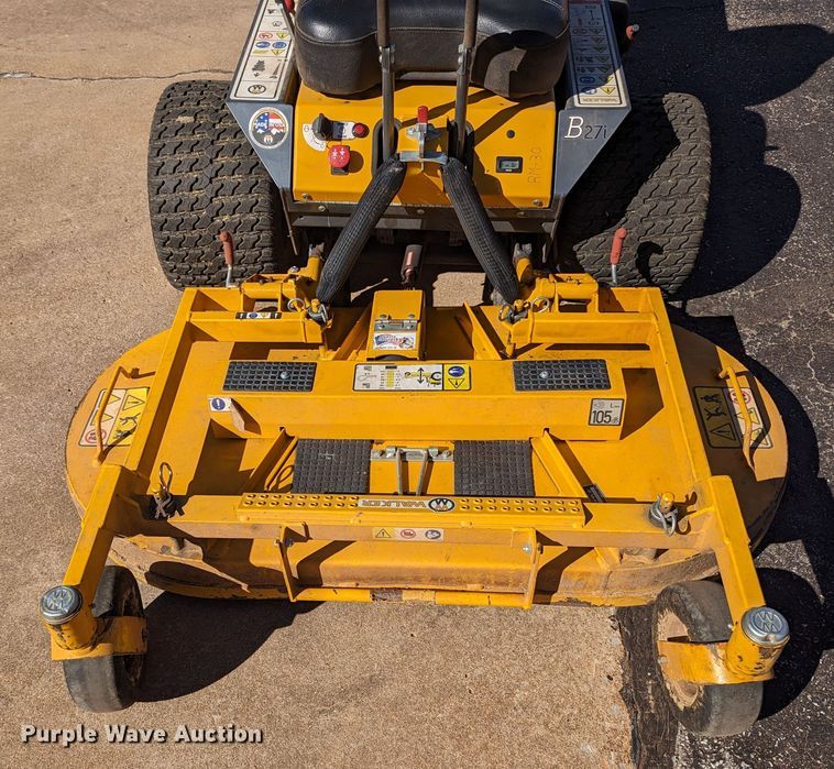 image for item LF9674 Walker B27i  ZTR lawn mower