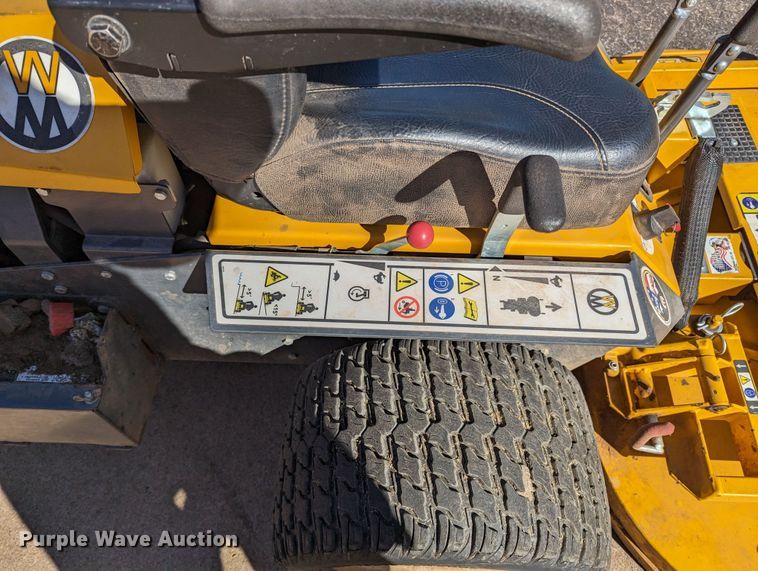 image for item LF9674 Walker B27i  ZTR lawn mower