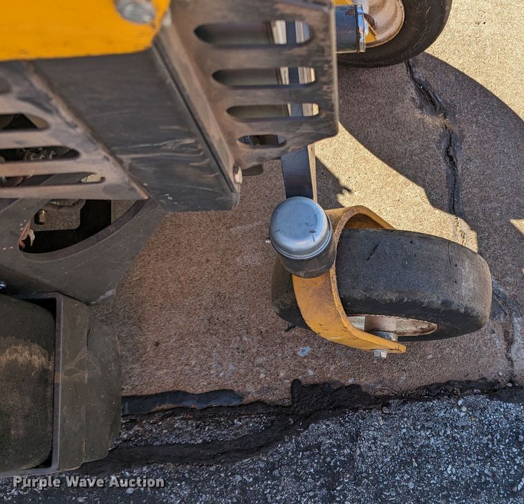 image for item LF9674 Walker B27i  ZTR lawn mower