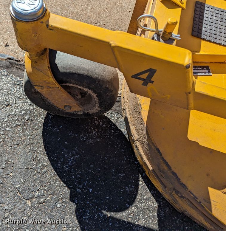 image for item LF9674 Walker B27i  ZTR lawn mower