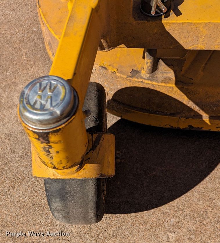 image for item LF9674 Walker B27i  ZTR lawn mower