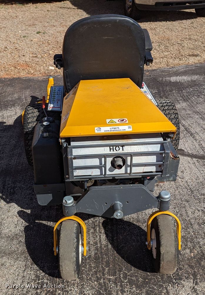 image for item LF9675 Walker B27i  ZTR lawn mower