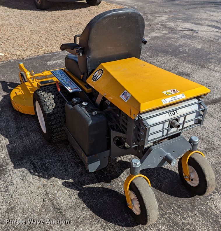 image for item LF9675 Walker B27i  ZTR lawn mower