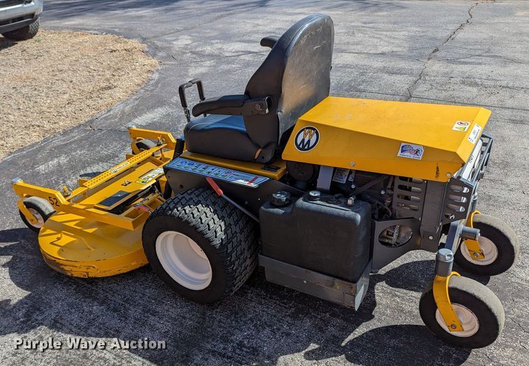 image for item LF9675 Walker B27i  ZTR lawn mower