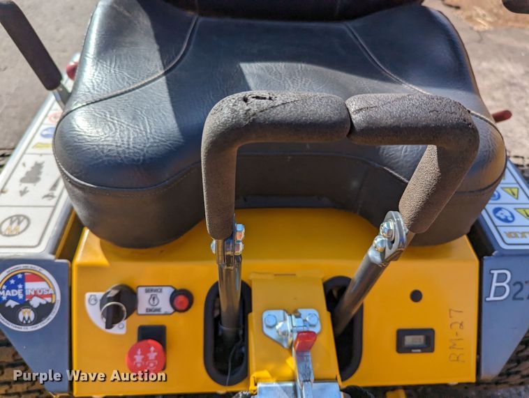 image for item LF9675 Walker B27i  ZTR lawn mower