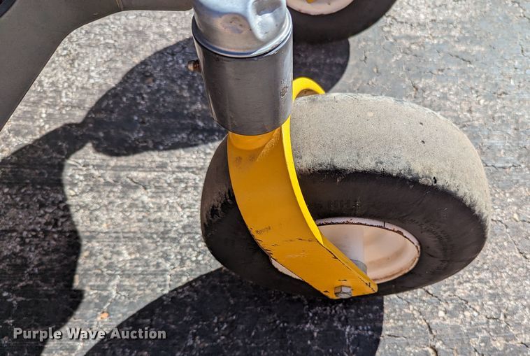 image for item LF9675 Walker B27i  ZTR lawn mower