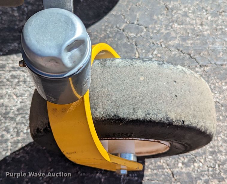 image for item LF9675 Walker B27i  ZTR lawn mower