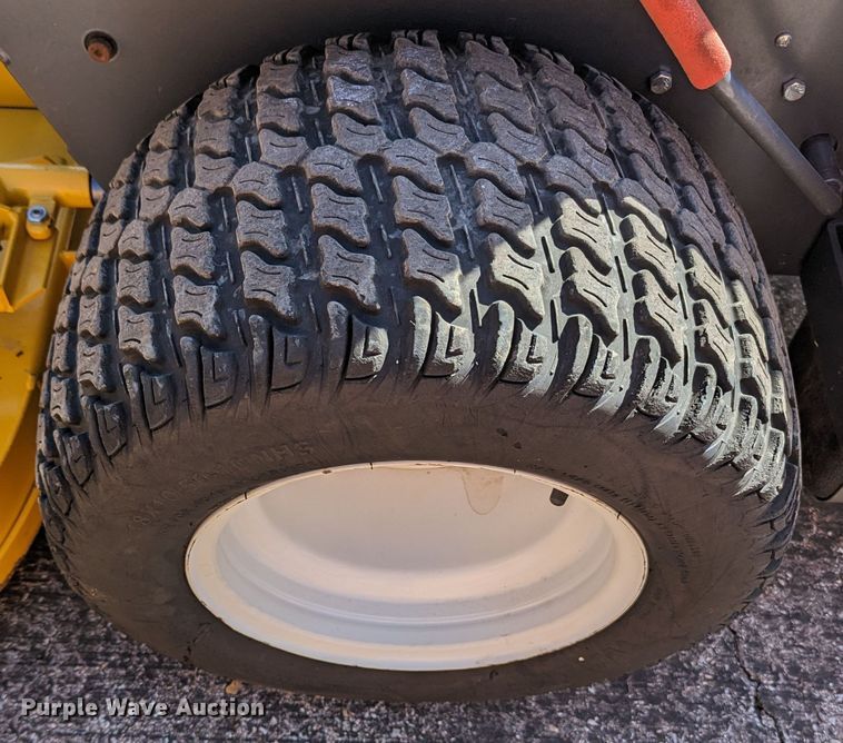 image for item LF9675 Walker B27i  ZTR lawn mower