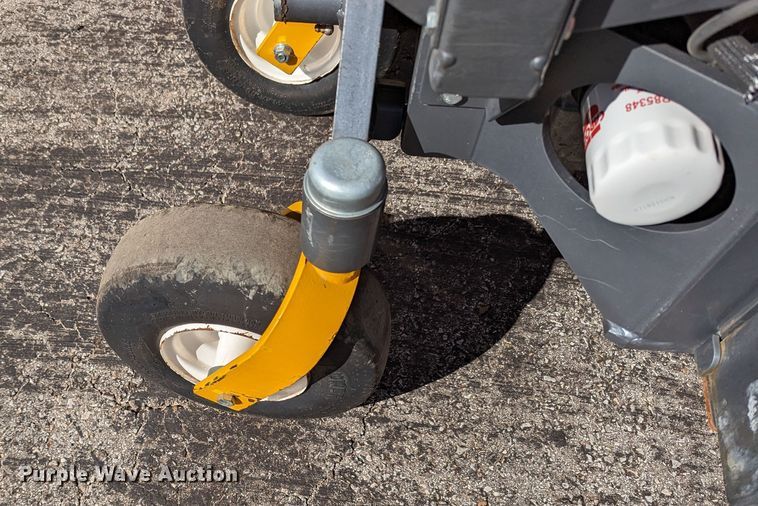 image for item LF9675 Walker B27i  ZTR lawn mower