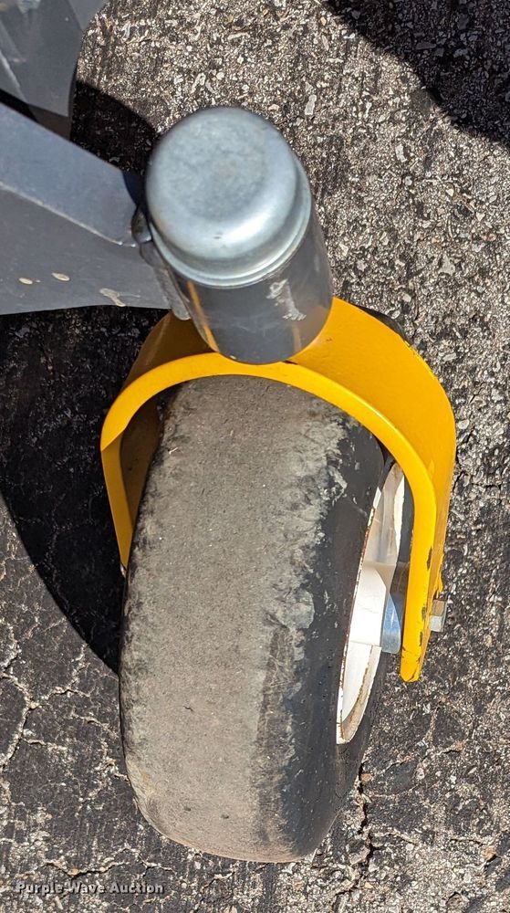 image for item LF9675 Walker B27i  ZTR lawn mower