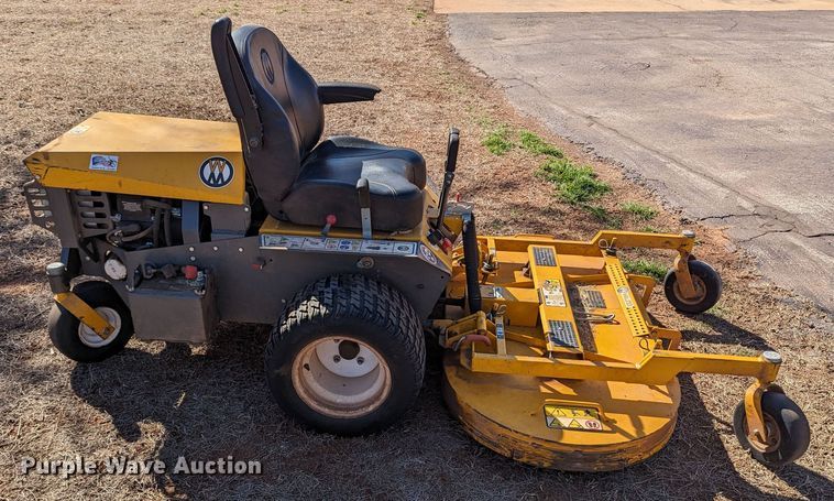 image for item LF9676 Walker B27i  ZTR lawn mower