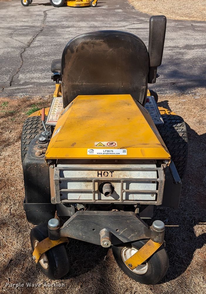 image for item LF9676 Walker B27i  ZTR lawn mower