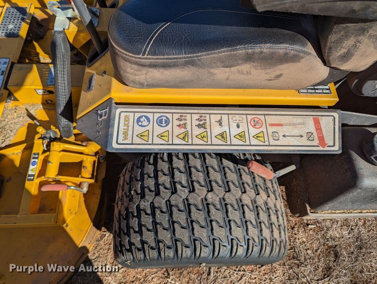 image for item LF9676 Walker B27i  ZTR lawn mower