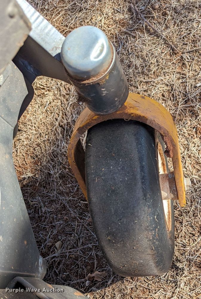 image for item LF9676 Walker B27i  ZTR lawn mower