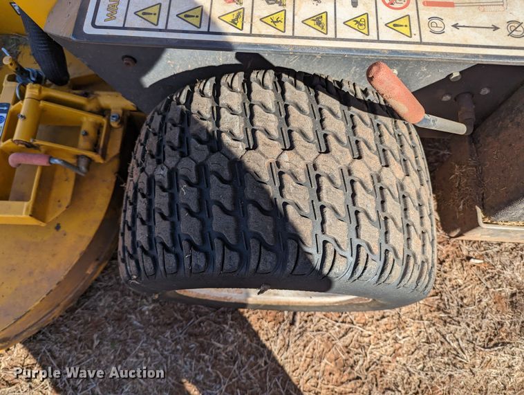 image for item LF9676 Walker B27i  ZTR lawn mower