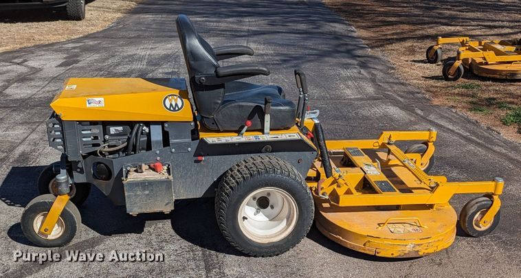 image for item LF9677 Walker B27i  ZTR lawn mower