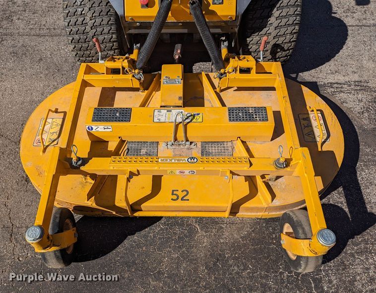 image for item LF9677 Walker B27i  ZTR lawn mower