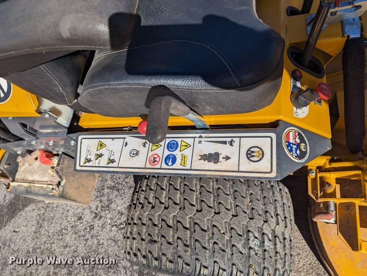 image for item LF9677 Walker B27i  ZTR lawn mower