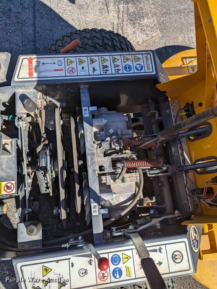 image for item LF9677 Walker B27i  ZTR lawn mower