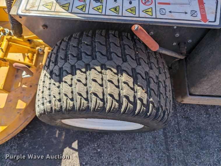 image for item LF9677 Walker B27i  ZTR lawn mower