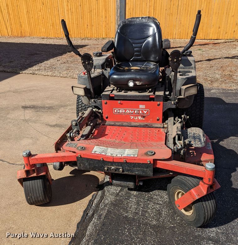 image for item LF9678 Gravely 252Z  ZTR lawn mower