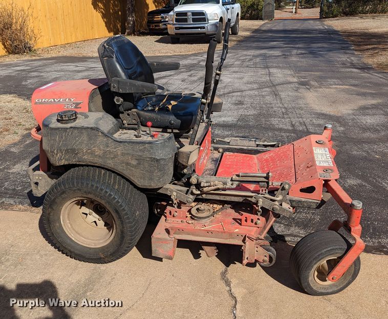 image for item LF9678 Gravely 252Z  ZTR lawn mower