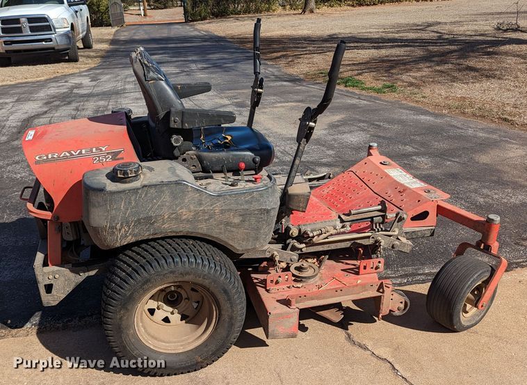 image for item LF9678 Gravely 252Z  ZTR lawn mower