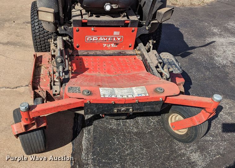 image for item LF9678 Gravely 252Z  ZTR lawn mower