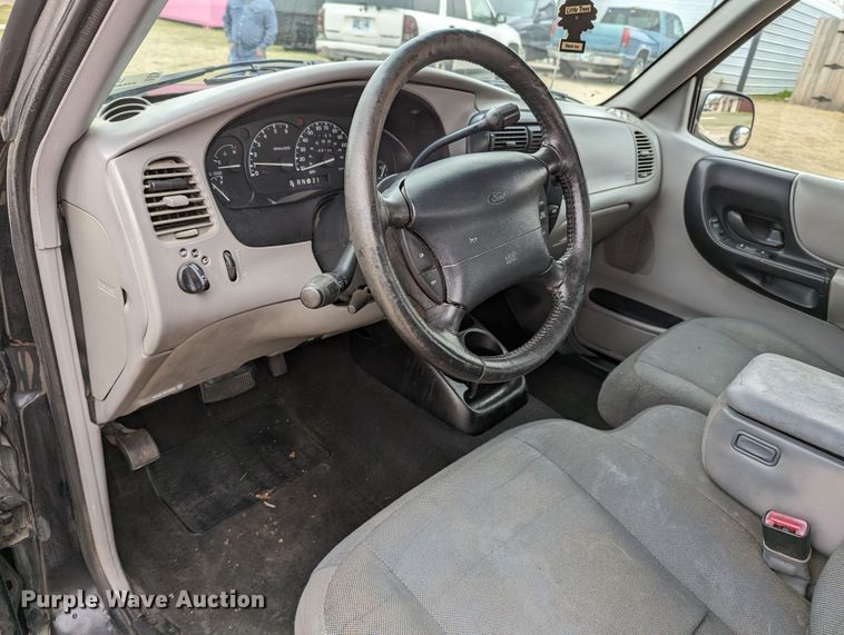 image for item LF9690 2000 Ford Ranger XL  SuperCab pickup truck