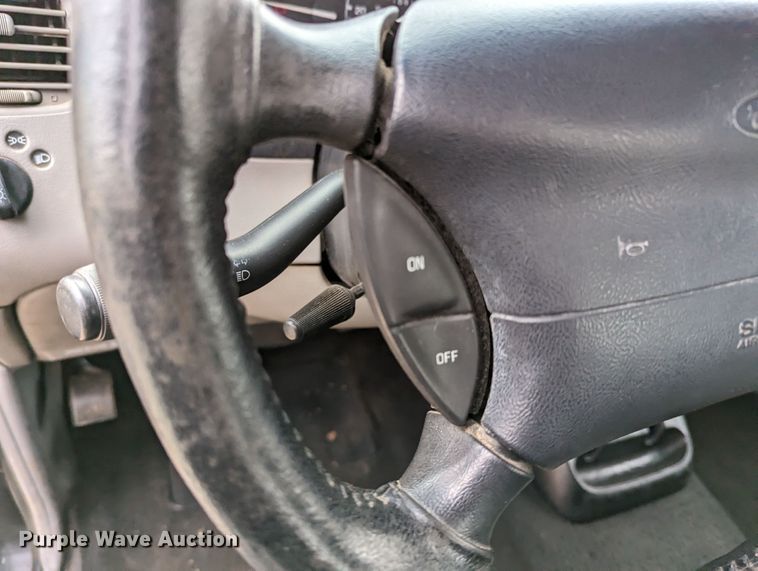 image for item LF9690 2000 Ford Ranger XL  SuperCab pickup truck