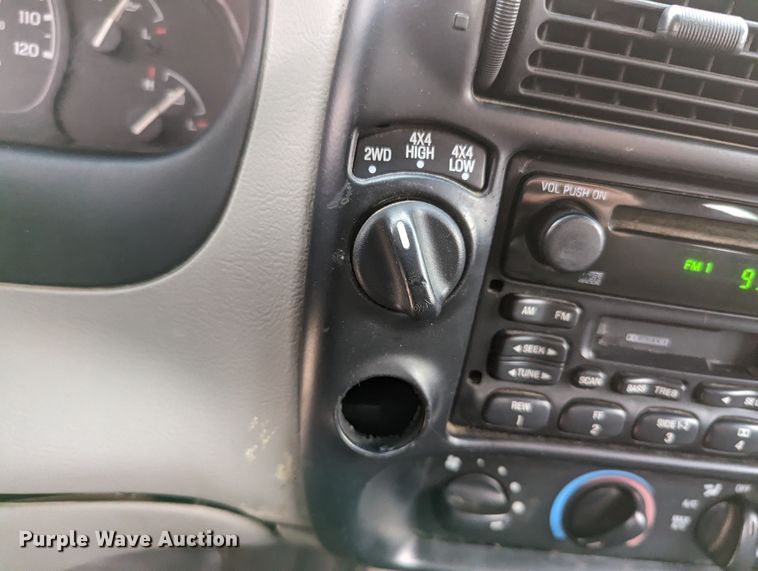 image for item LF9690 2000 Ford Ranger XL  SuperCab pickup truck