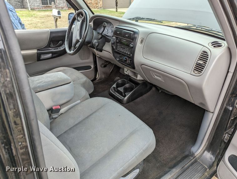 image for item LF9690 2000 Ford Ranger XL  SuperCab pickup truck