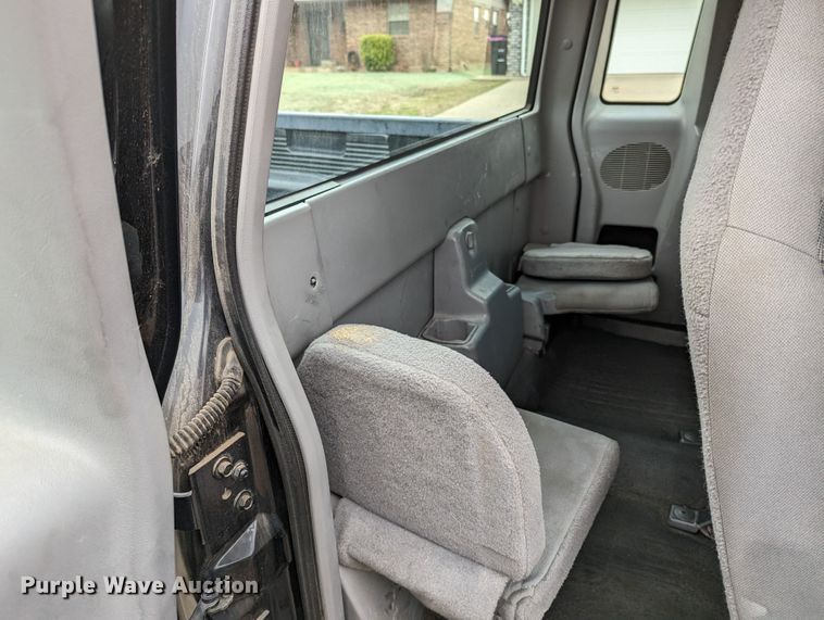 image for item LF9690 2000 Ford Ranger XL  SuperCab pickup truck