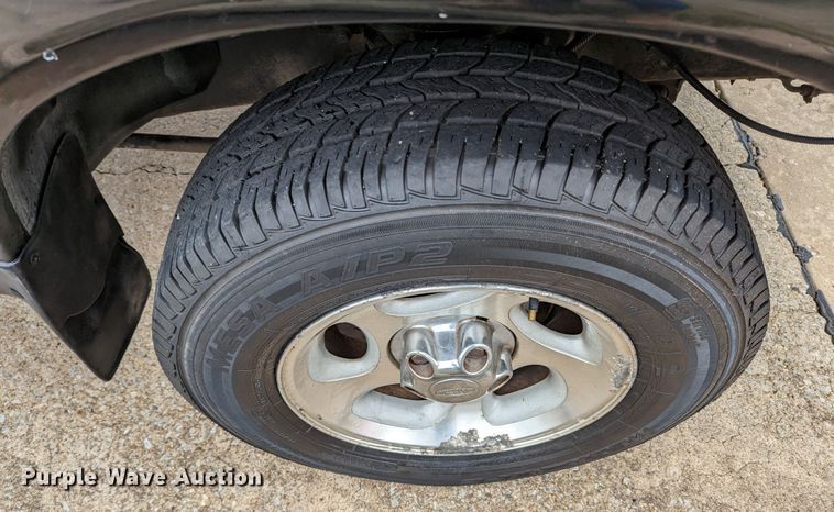 image for item LF9690 2000 Ford Ranger XL  SuperCab pickup truck