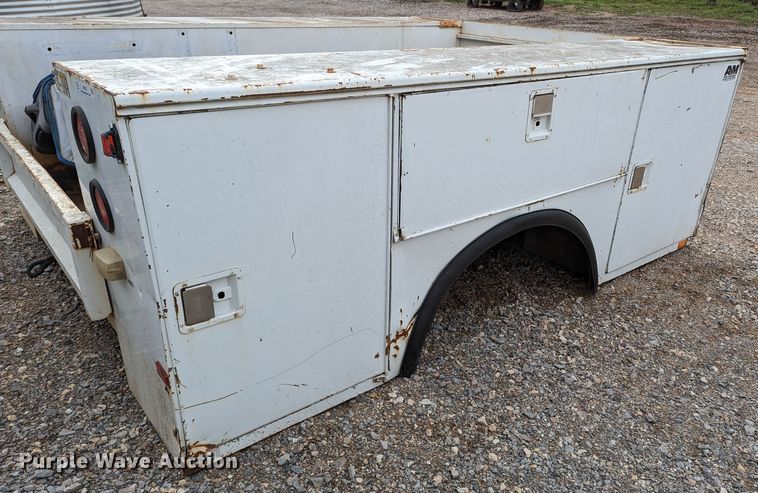 image for item LF9707 Stahl  utility bed