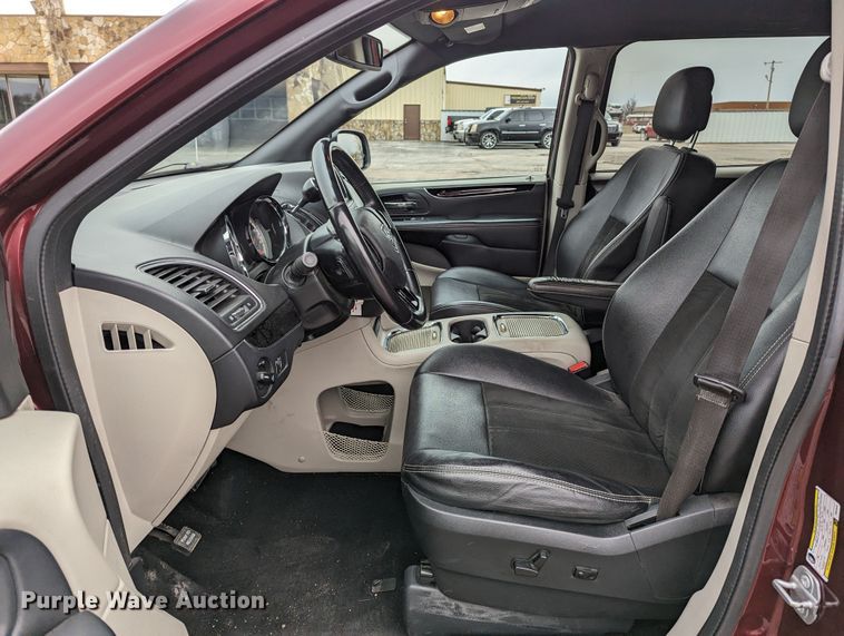 image for item LF9713 2019 Dodge Grand Caravan  van