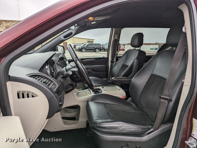 image for item LF9713 2019 Dodge Grand Caravan  van