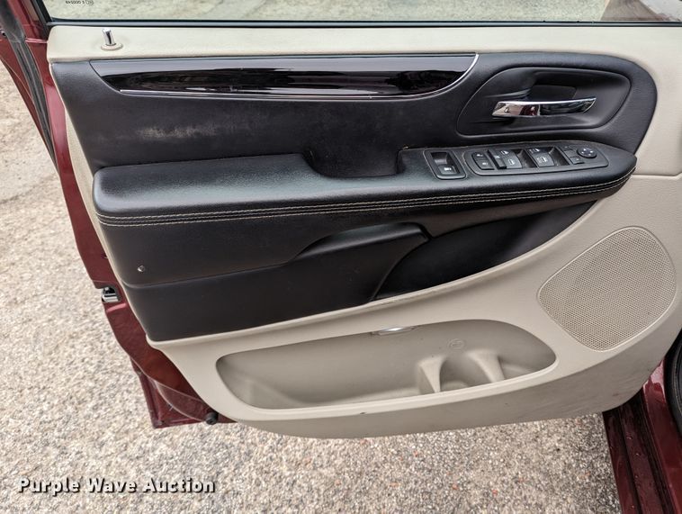 image for item LF9713 2019 Dodge Grand Caravan  van