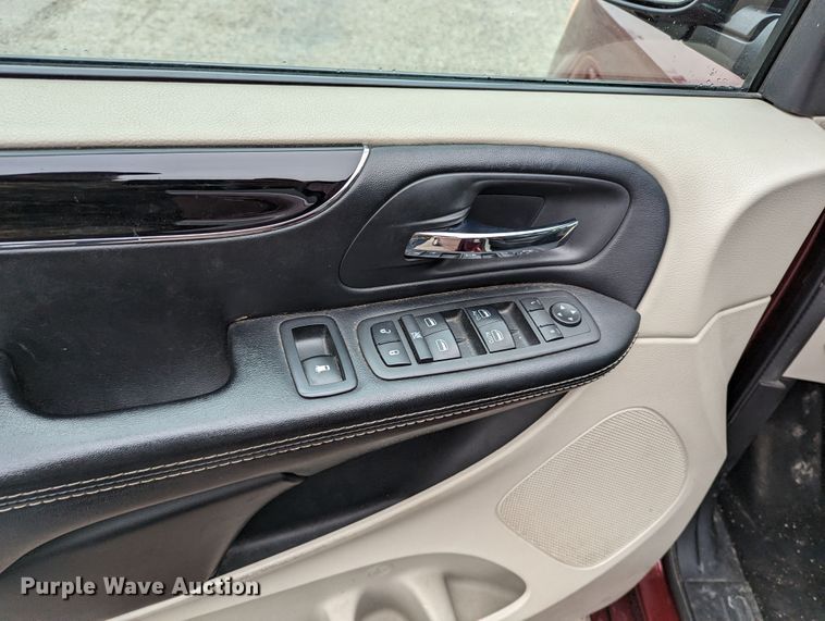 image for item LF9713 2019 Dodge Grand Caravan  van