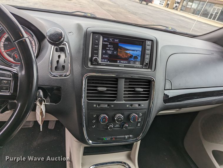 image for item LF9713 2019 Dodge Grand Caravan  van