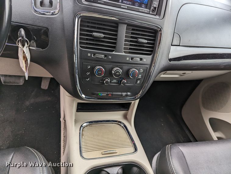 image for item LF9713 2019 Dodge Grand Caravan  van