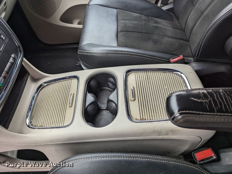 image for item LF9713 2019 Dodge Grand Caravan  van